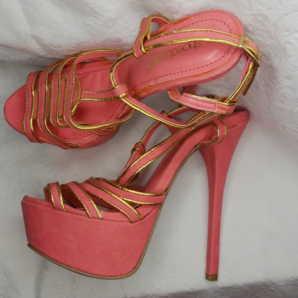 shoedazzle gold heels